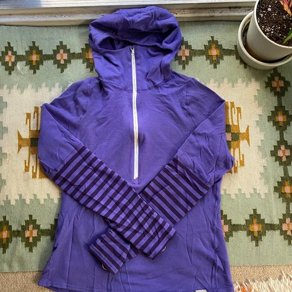 Patagonia Tops - Patagonia Hooded Capeline Layer